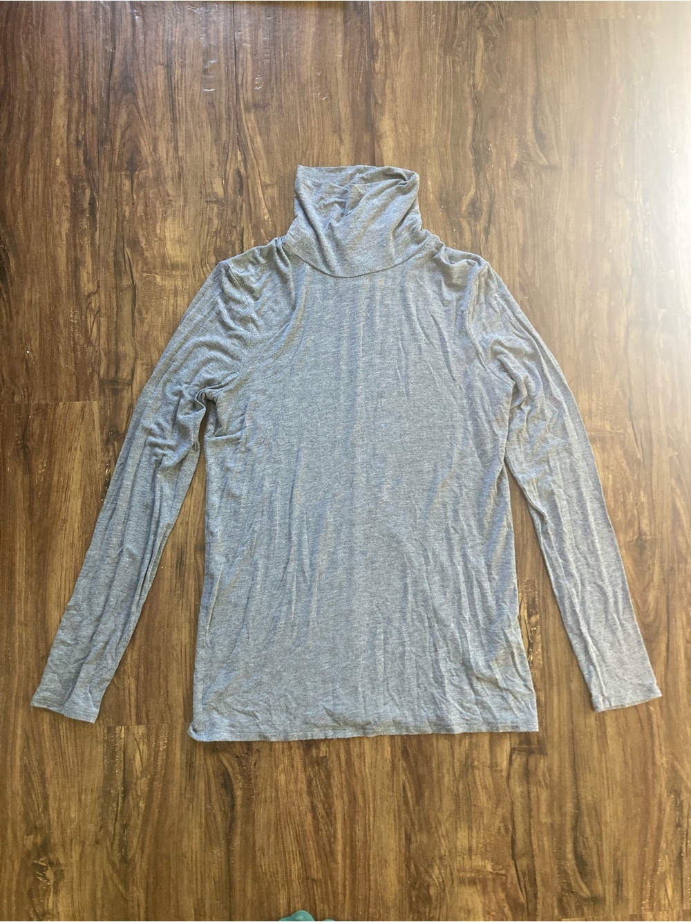 Banana Republic Light Gray Turtleneck Long Sleeve Top Lightweight Size Medium